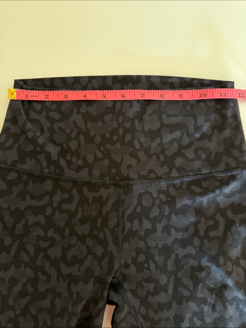 lululemon athletica Align High Rise Black Charcoal Leopard Print Leggings Sz 6 - Picture 7 of 10